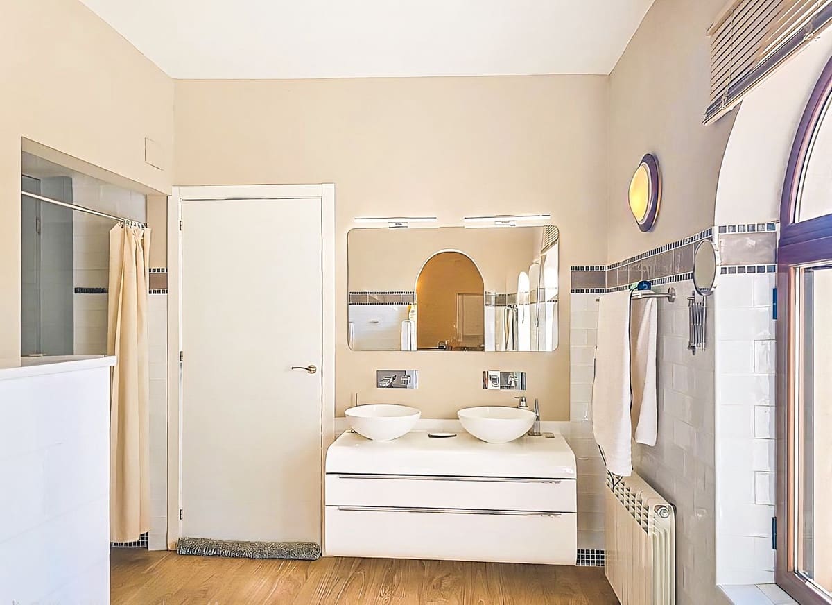 9 chambre Villa/Maison à vendre à Melegis avec piscine garage - 1 150 000 € (Ref: 9719363)