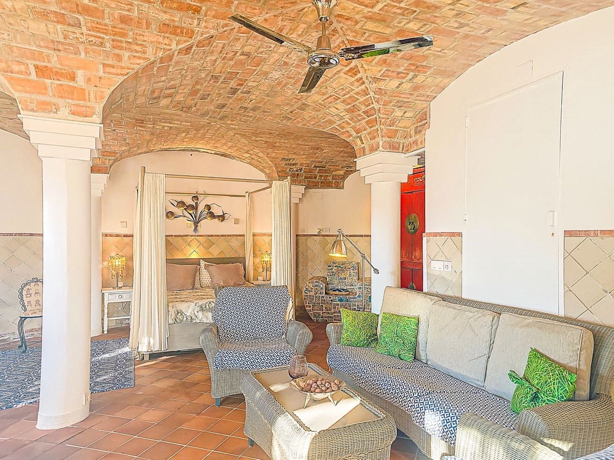 9 chambre Villa/Maison à vendre à Melegis avec piscine garage - 1 150 000 € (Ref: 9719363)