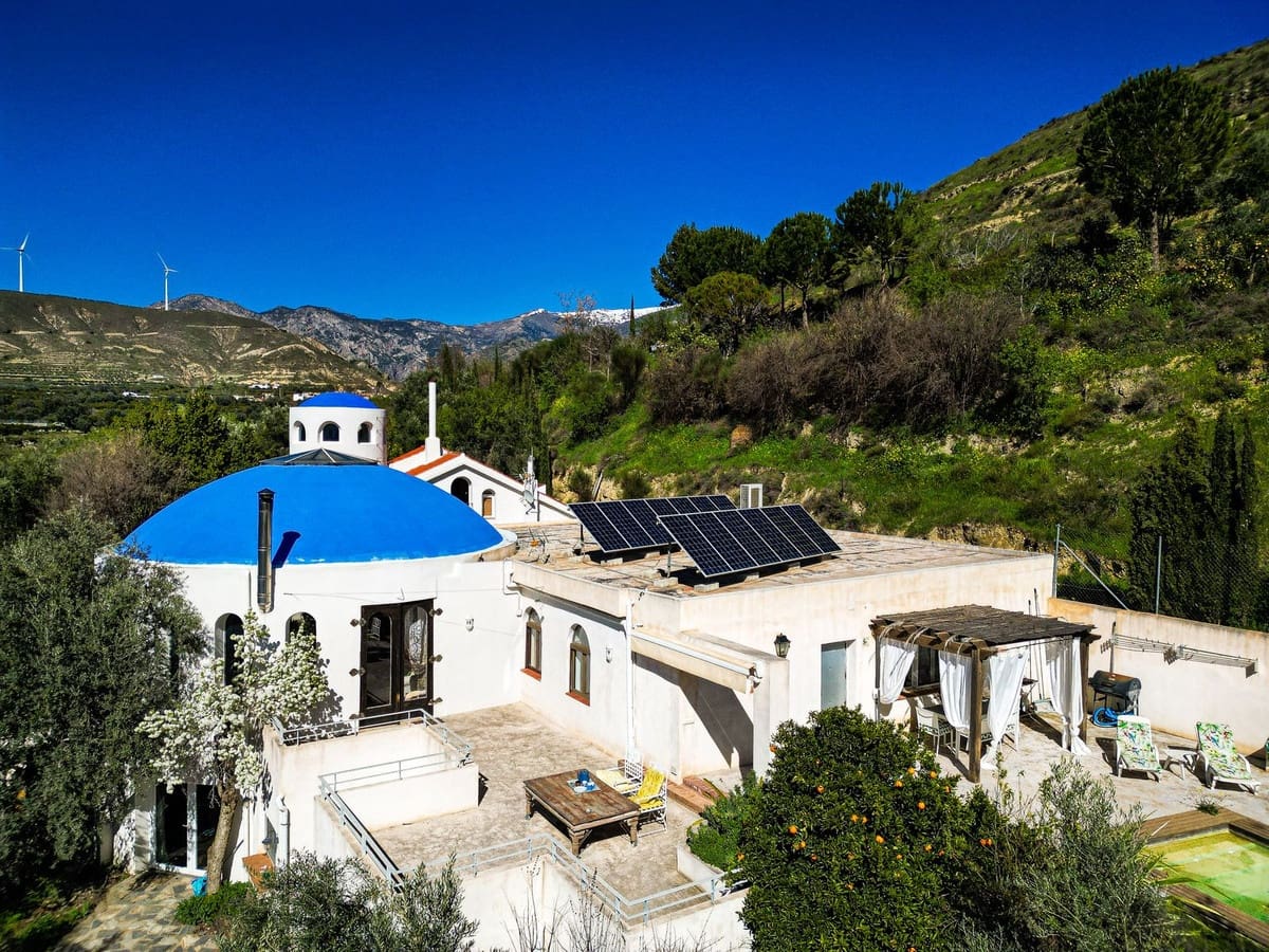 9 bedroom Villa for sale in Melegis with pool garage - € 1,150,000 (Ref: 9719363)