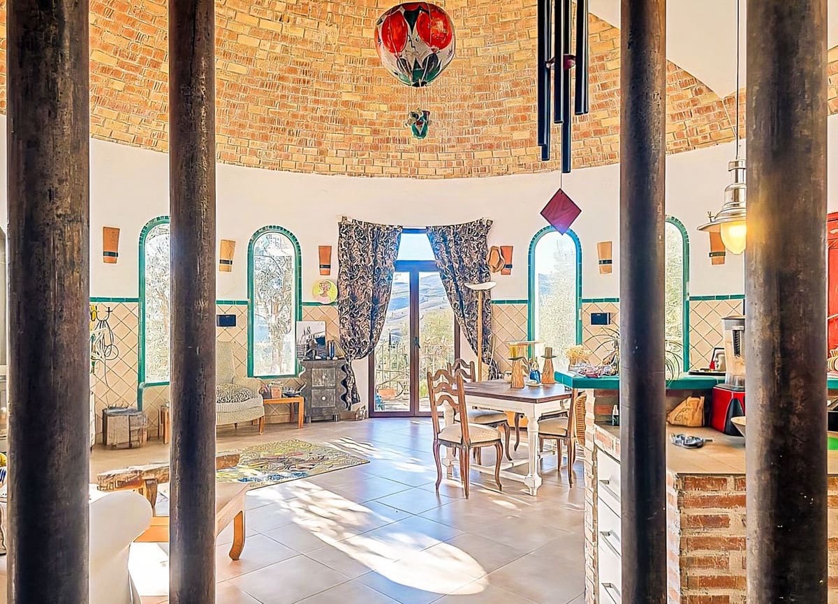 9 bedroom Villa for sale in Melegis with pool garage - € 1,150,000 (Ref: 9719363)