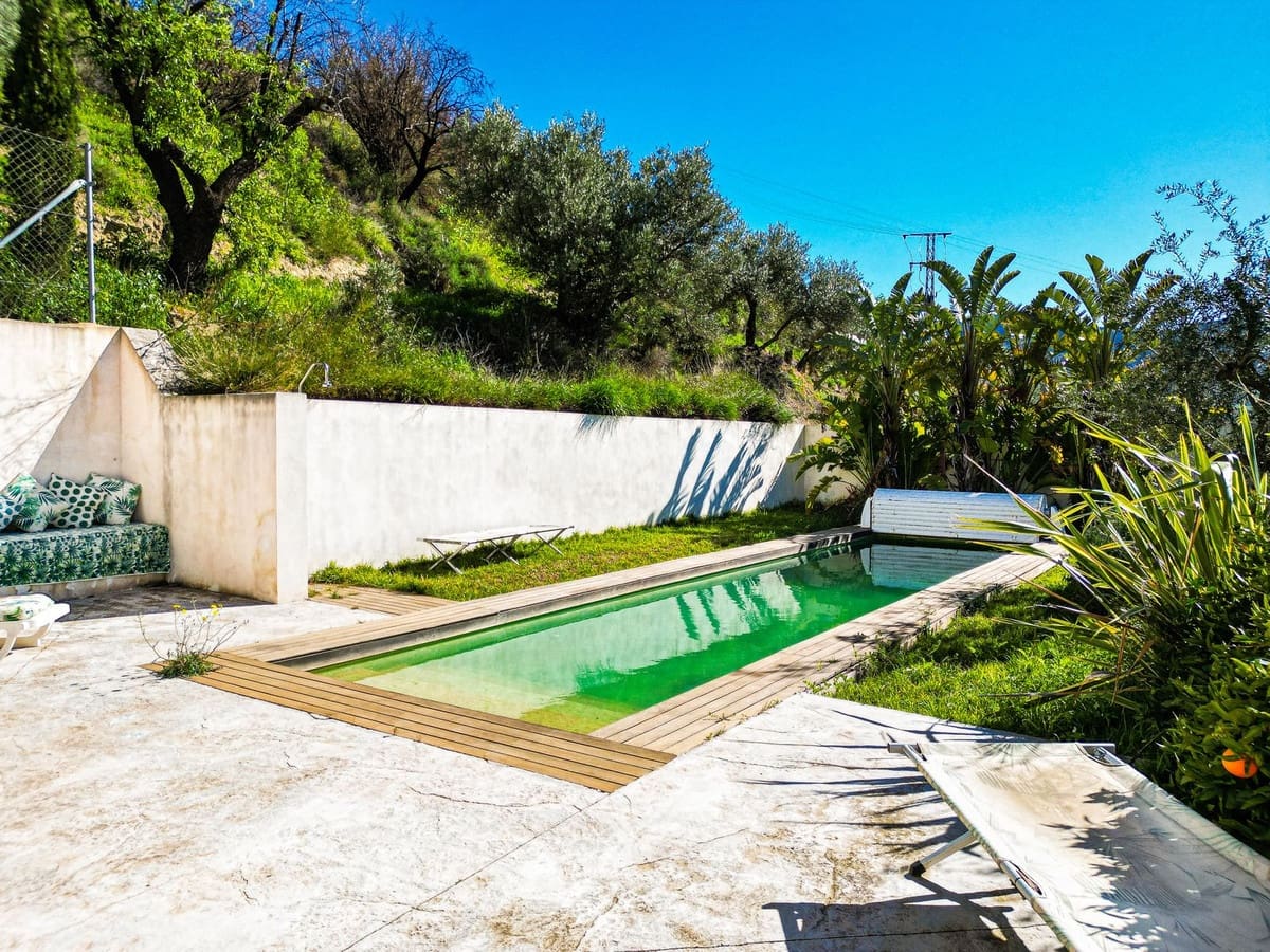 9 bedroom Villa for sale in Melegis with pool garage - € 1,150,000 (Ref: 9719363)