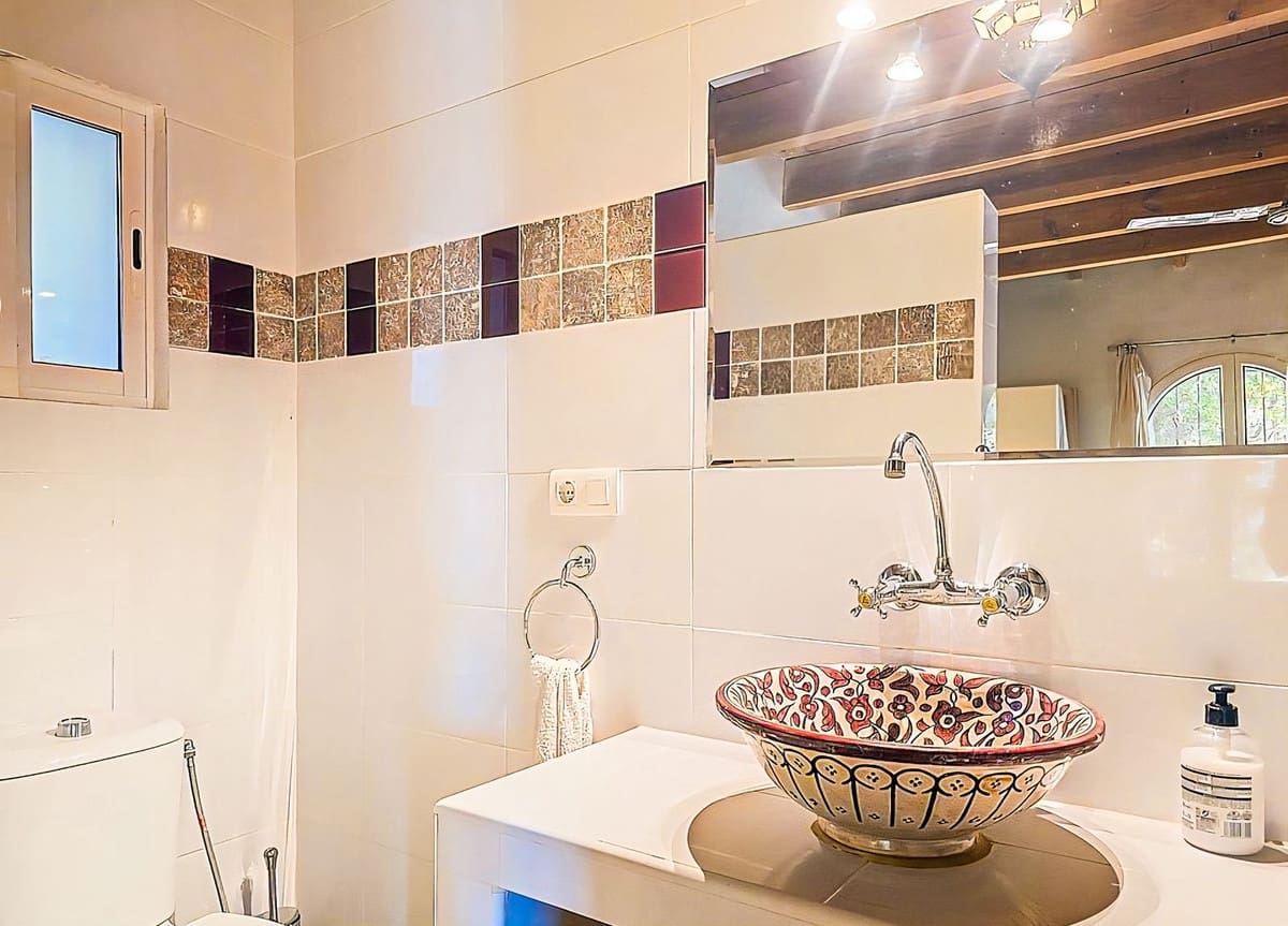 9 bedroom Villa for sale in Melegis with pool garage - € 1,150,000 (Ref: 9719363)