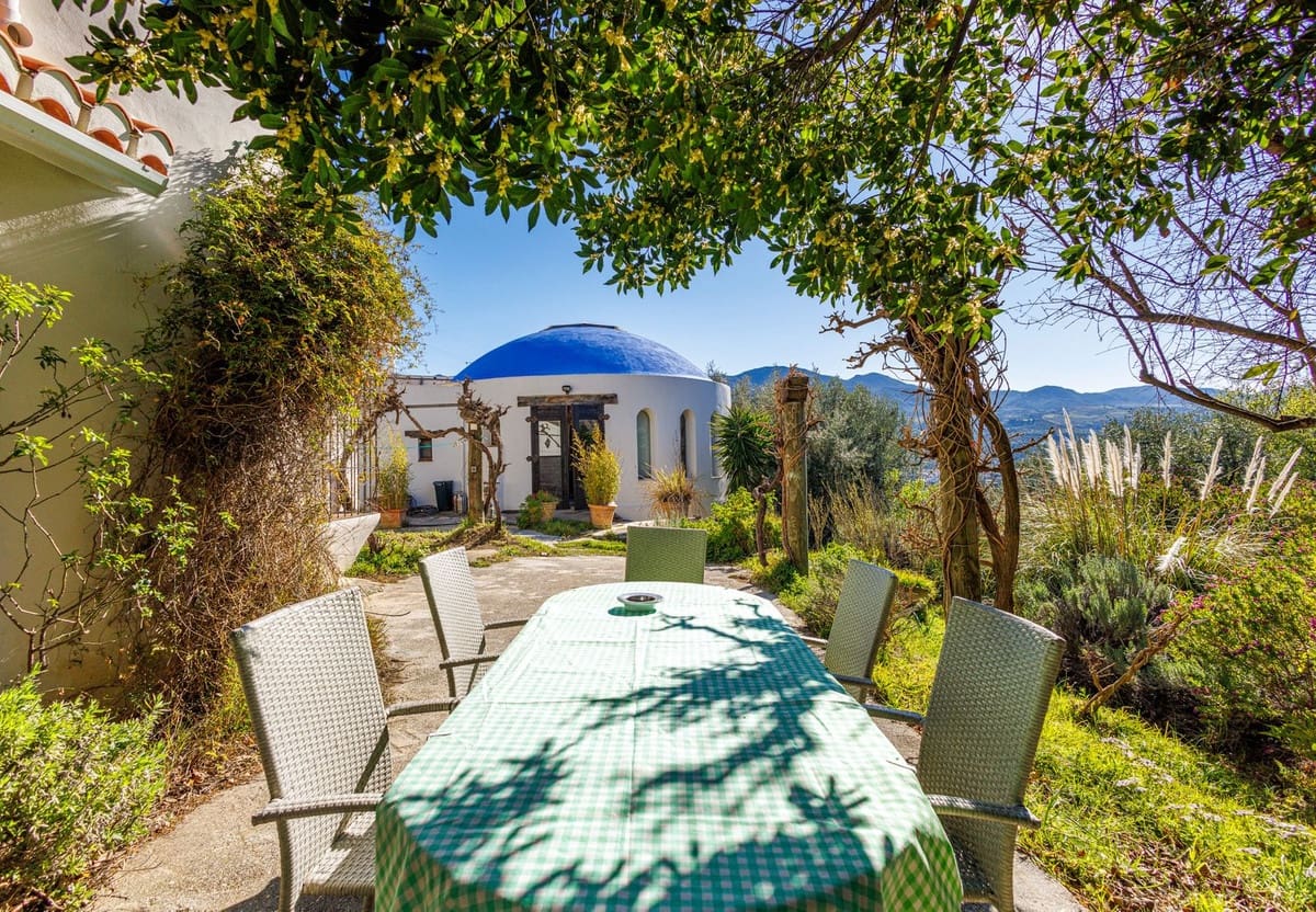 9 bedroom Villa for sale in Melegis with pool garage - € 1,150,000 (Ref: 9719363)