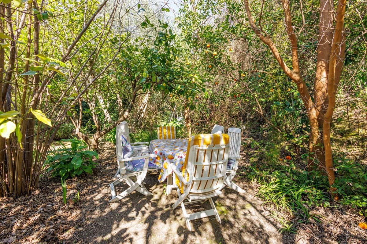 9 bedroom Villa for sale in Melegis with pool garage - € 1,150,000 (Ref: 9719363)