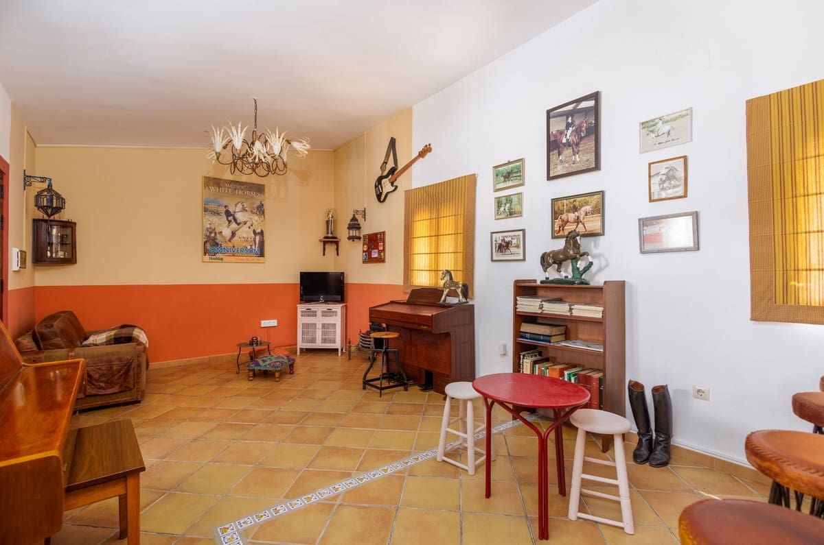 6 soverom Finca/Herregård til salgs i Moron de la Frontera med svømmebasseng garasje - € 699 000 (Ref: 9720713)