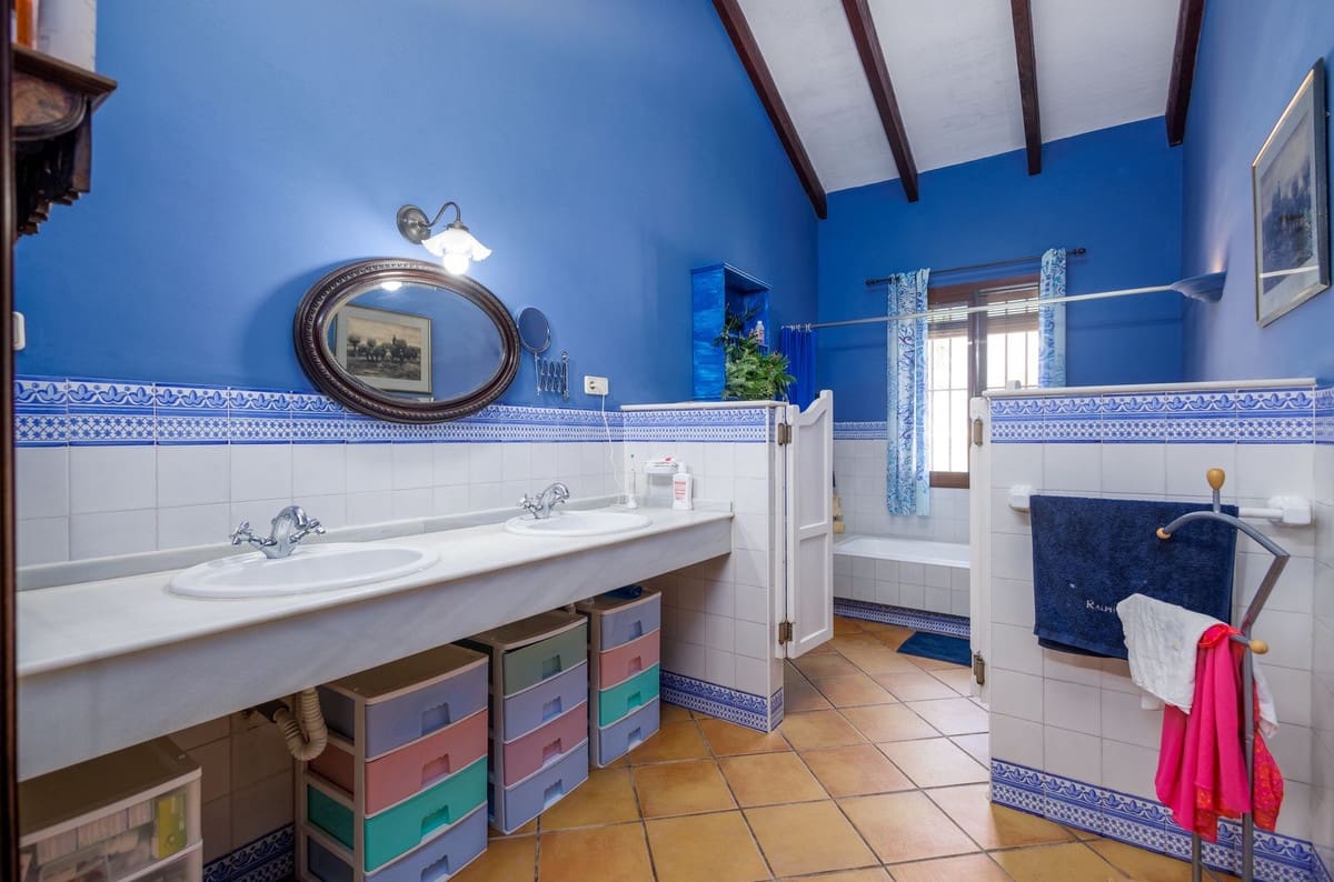 6 soverom Finca/Herregård til salgs i Moron de la Frontera med svømmebasseng garasje - € 699 000 (Ref: 9720713)