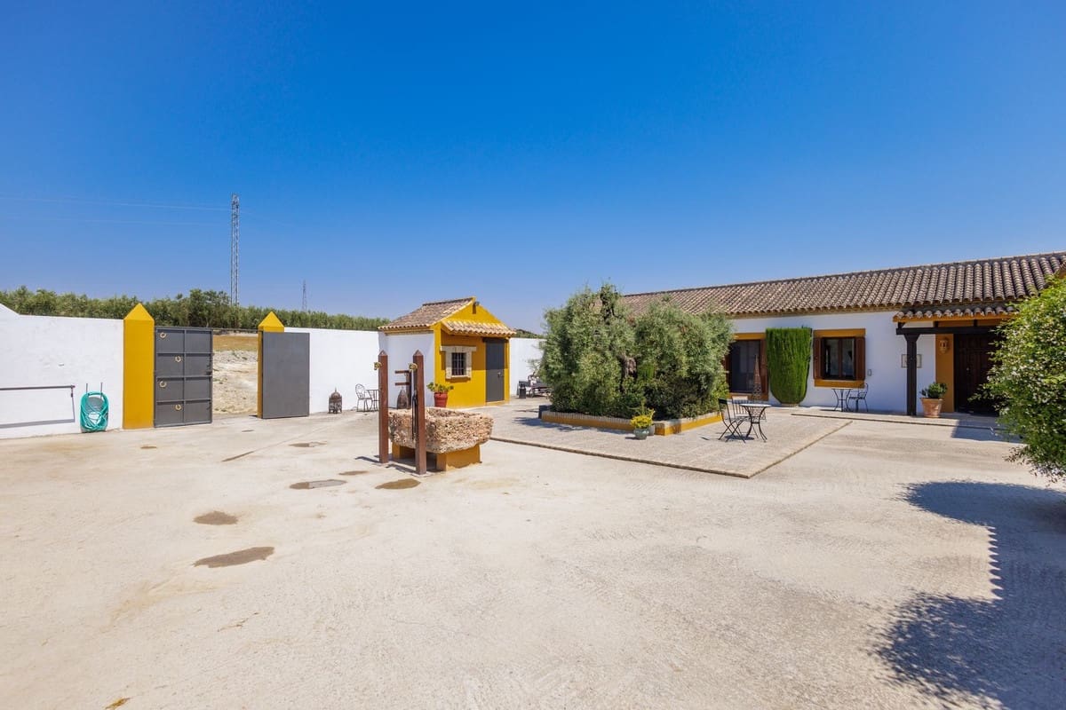 6 soverom Finca/Herregård til salgs i Moron de la Frontera med svømmebasseng garasje - € 699 000 (Ref: 9720713)