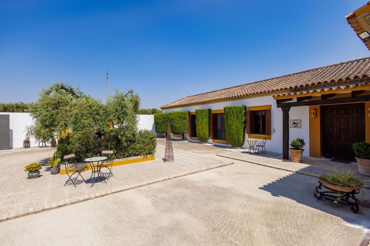 6 soverom Finca/Herregård til salgs i Moron de la Frontera med svømmebasseng garasje - € 699 000 (Ref: 9720713)