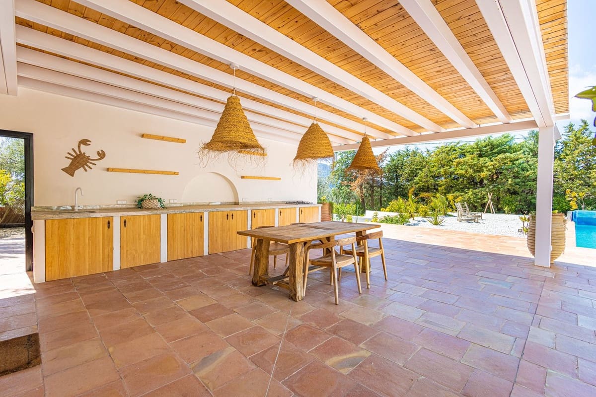 7 bedroom Finca/Country House for sale in Periana with pool garage - € 749,000 (Ref: 9723832)