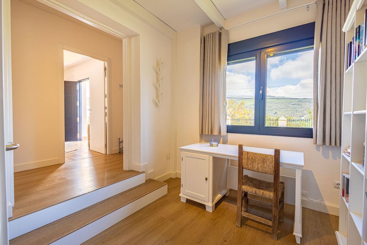 7 bedroom Finca/Country House for sale in Periana with pool garage - € 749,000 (Ref: 9723832)