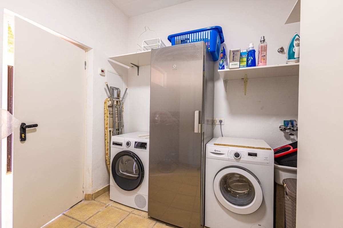 7 bedroom Finca/Country House for sale in Periana with pool garage - € 749,000 (Ref: 9723832)