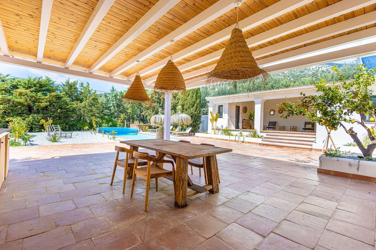7 bedroom Finca/Country House for sale in Periana with pool garage - € 749,000 (Ref: 9723832)