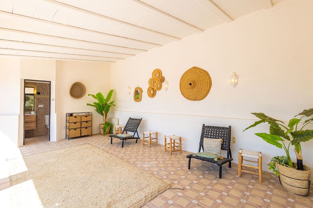 7 bedroom Finca/Country House for sale in Periana with pool garage - € 749,000 (Ref: 9723832)