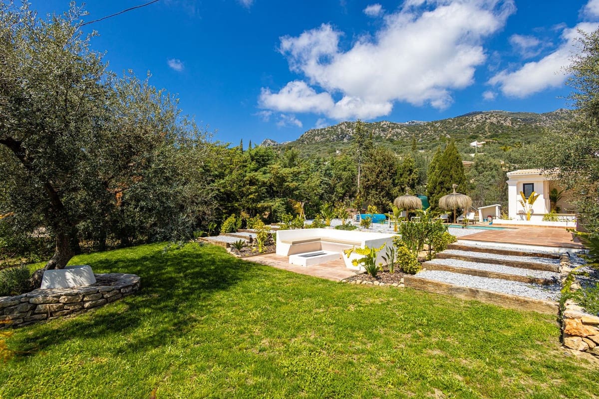 7 bedroom Finca/Country House for sale in Periana with pool garage - € 749,000 (Ref: 9723832)