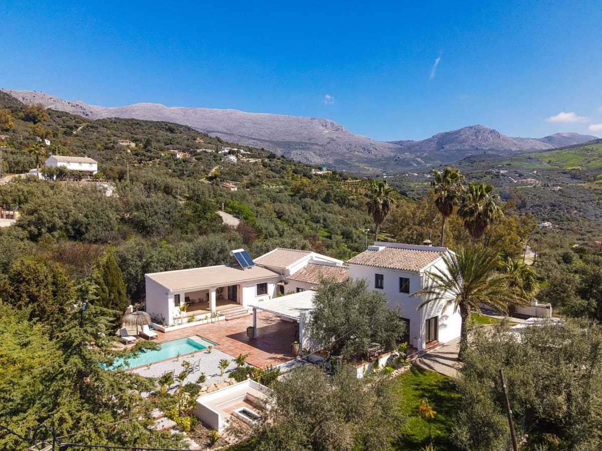 7 bedroom Finca/Country House for sale in Periana with pool garage - € 749,000 (Ref: 9723832)