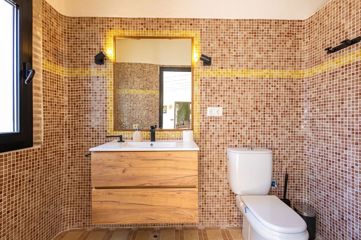 7 bedroom Finca/Country House for sale in Periana with pool garage - € 749,000 (Ref: 9723832)