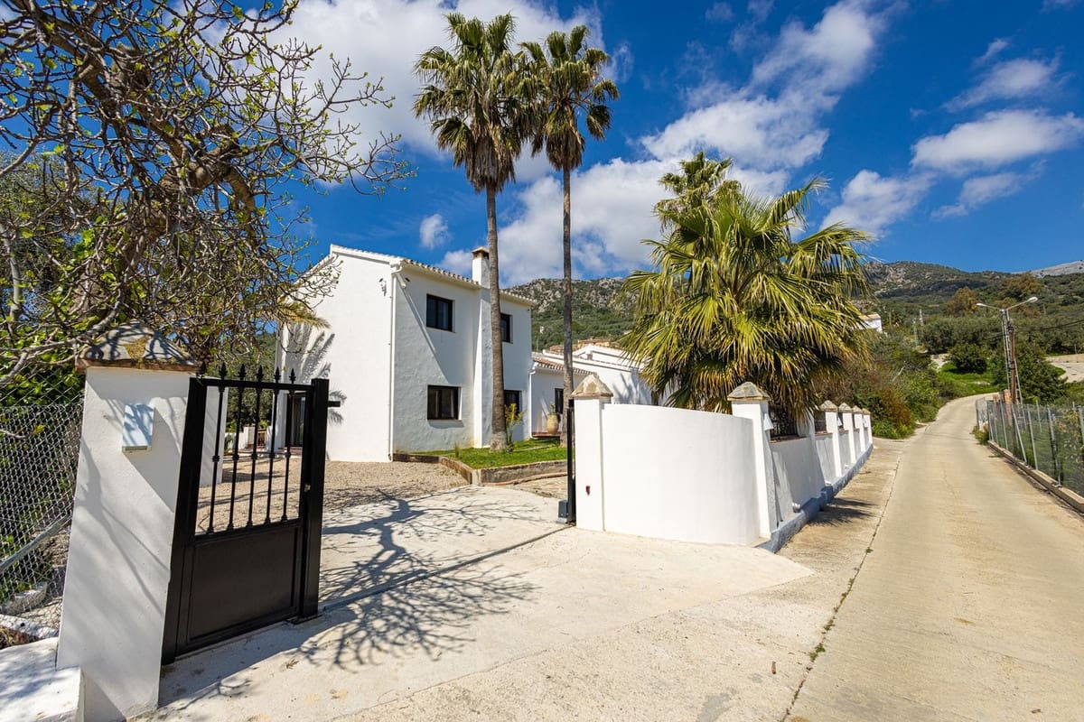 7 bedroom Finca/Country House for sale in Periana with pool garage - € 749,000 (Ref: 9723832)