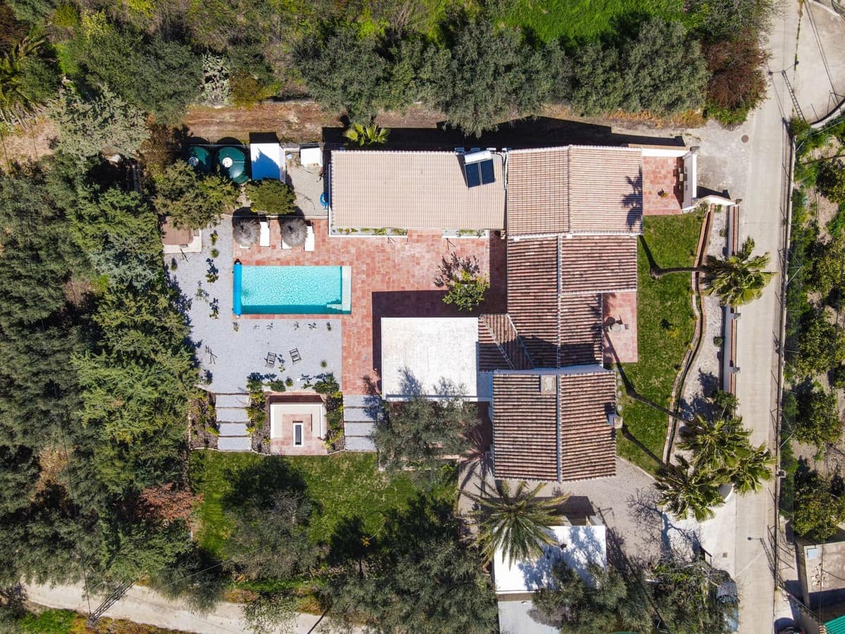 7 bedroom Finca/Country House for sale in Periana with pool garage - € 749,000 (Ref: 9723832)