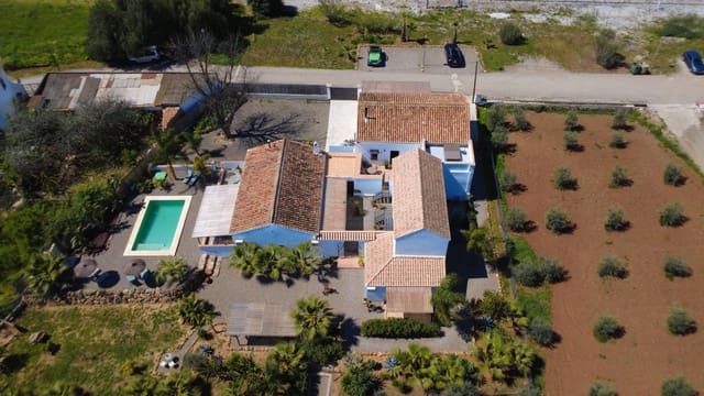 8 soveværelse Finca/Landehus til salg i Alora med swimmingpool - € 889.000 (Ref: 9726920)