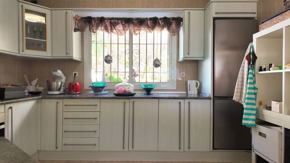 3 bedroom Townhouse for sale in Monda with garage - € 349,000 (Ref: 9730818)