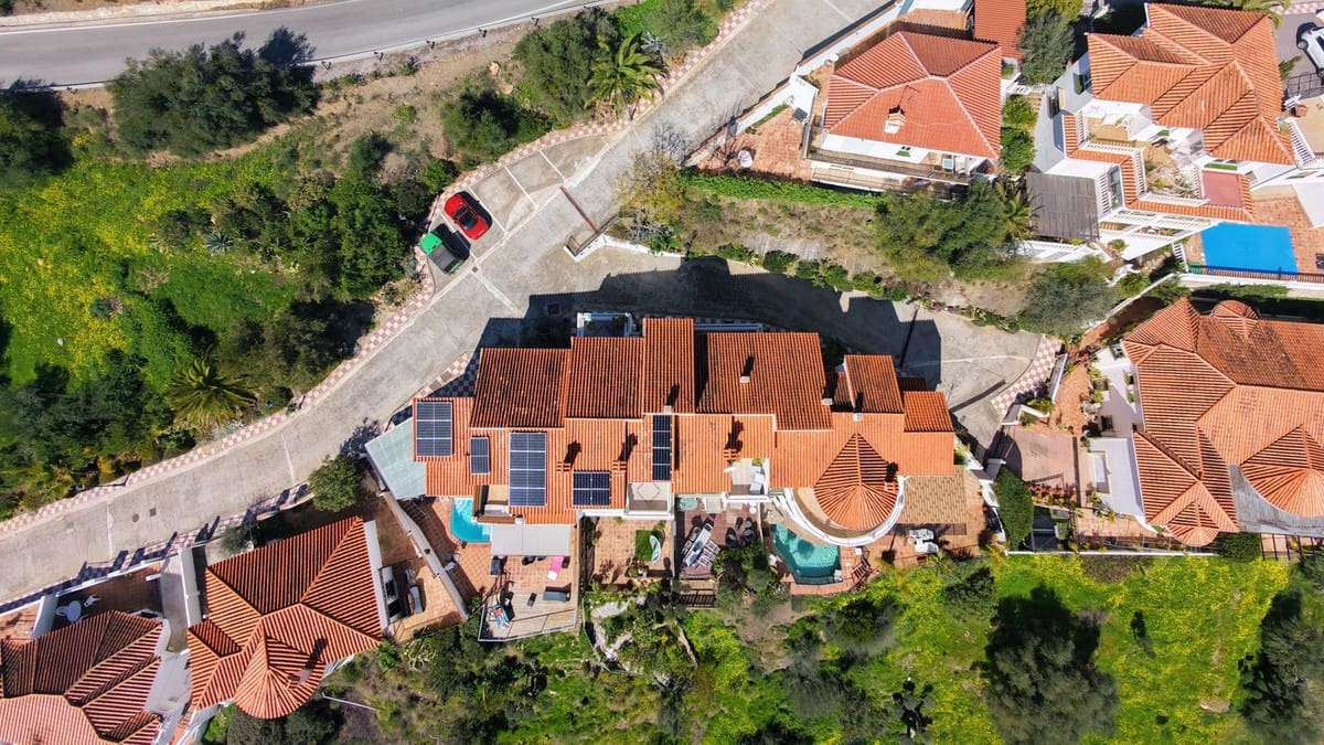 3 bedroom Townhouse for sale in Monda with garage - € 349,000 (Ref: 9730818)