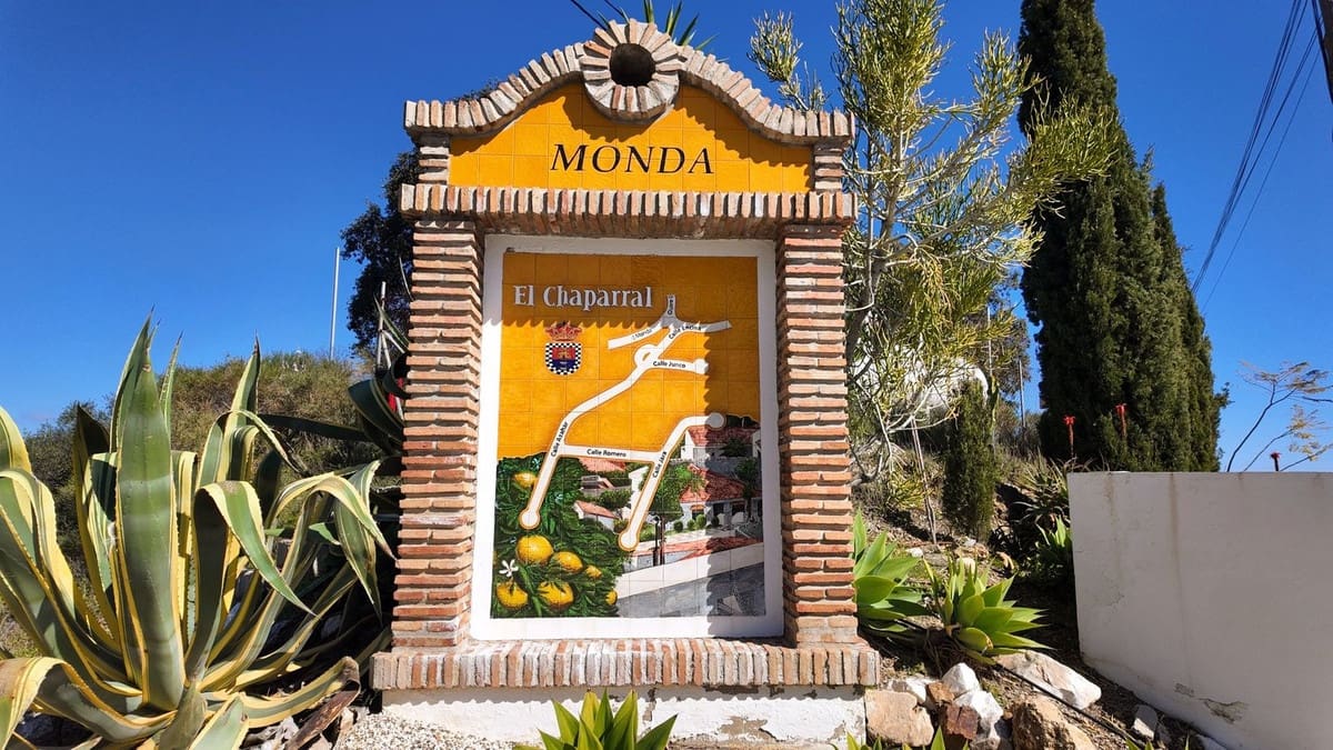 3 bedroom Townhouse for sale in Monda with garage - € 349,000 (Ref: 9730818)