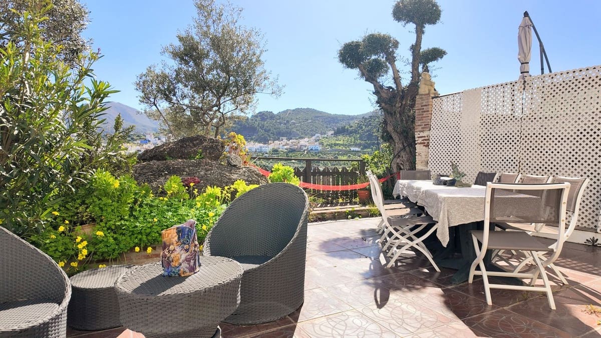 3 bedroom Townhouse for sale in Monda with garage - € 349,000 (Ref: 9730818)