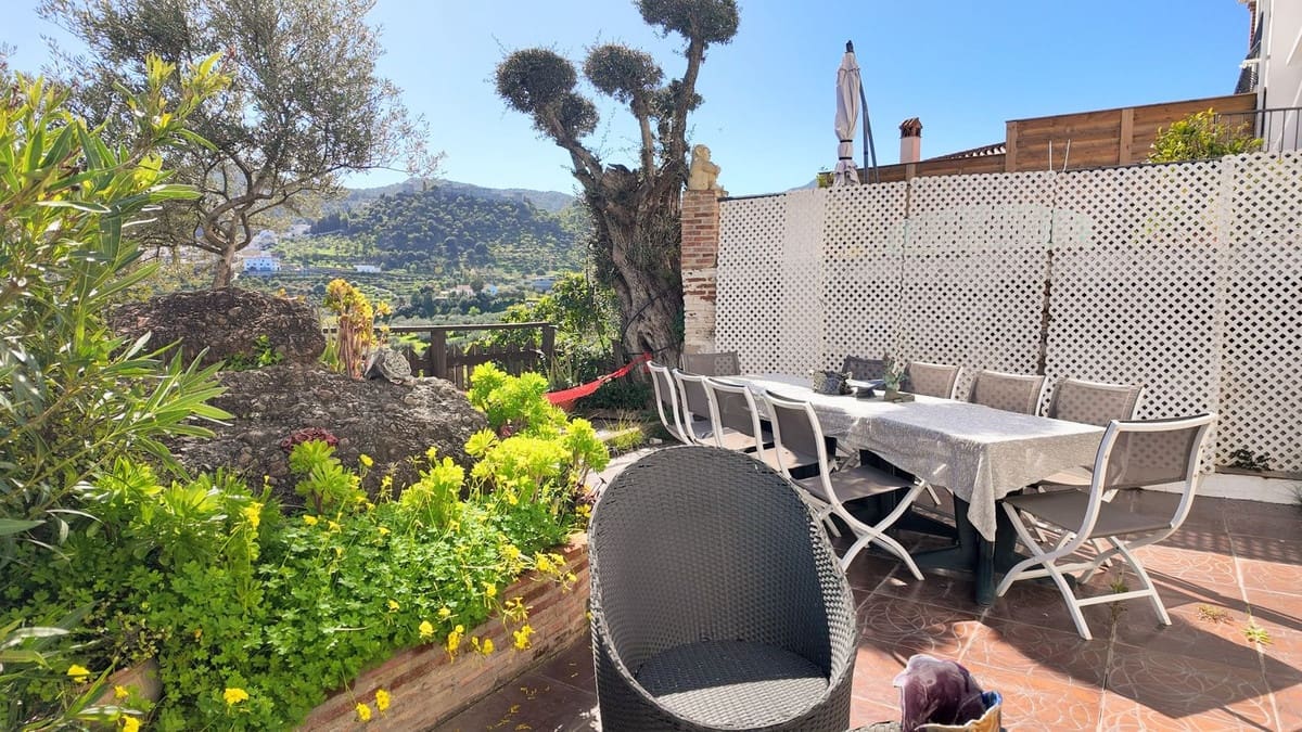 3 bedroom Townhouse for sale in Monda with garage - € 349,000 (Ref: 9730818)