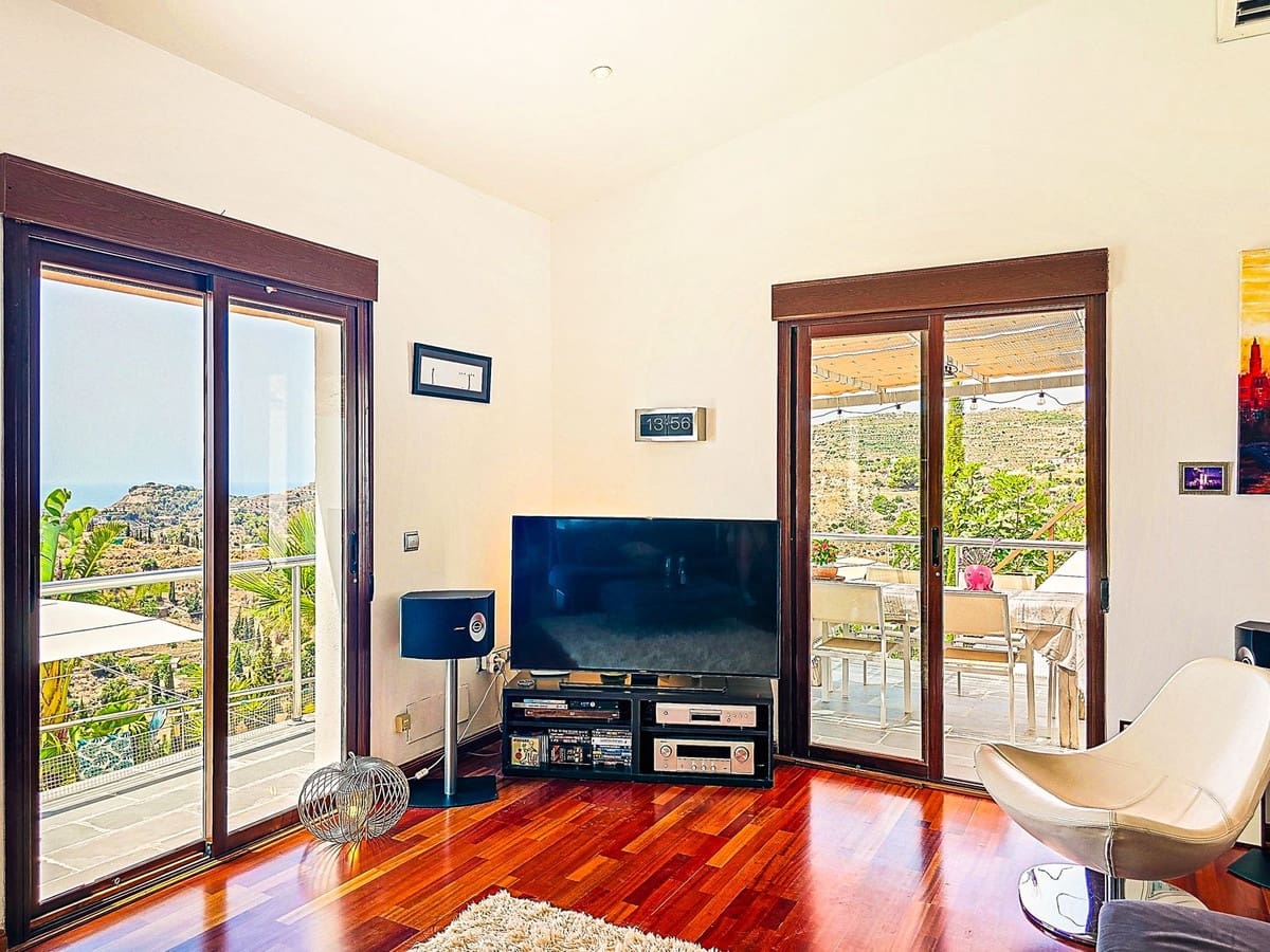 5 Zimmer Villa zu verkaufen in Almunecar mit Pool Garage - 899.500 € (Ref: 9735008)