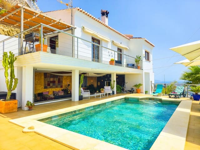 5 Zimmer Villa zu verkaufen in Almuñécar mit Pool Garage - 899.500 € (Ref: 9735008)