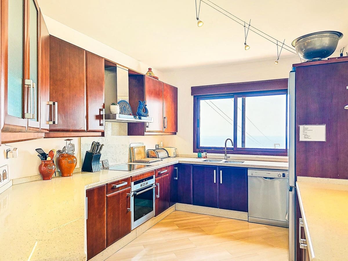 5 Zimmer Villa zu verkaufen in Almunecar mit Pool Garage - 899.500 € (Ref: 9735008)