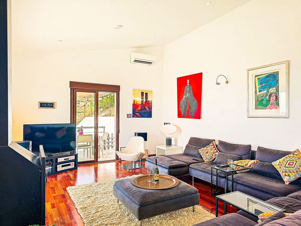 5 bedroom Villa for sale in Almunecar with pool garage - € 899,500 (Ref: 9735008)