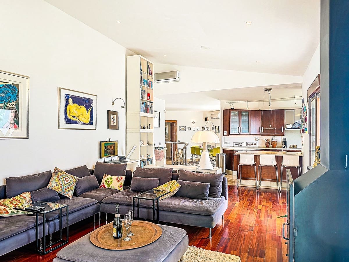 5 bedroom Villa for sale in Almunecar with pool garage - € 899,500 (Ref: 9735008)