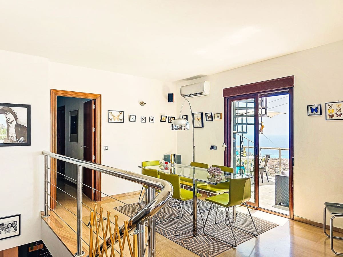 5 bedroom Villa for sale in Almunecar with pool garage - € 899,500 (Ref: 9735008)