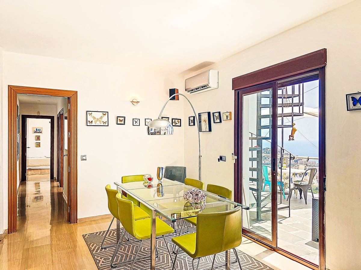 5 bedroom Villa for sale in Almunecar with pool garage - € 899,500 (Ref: 9735008)