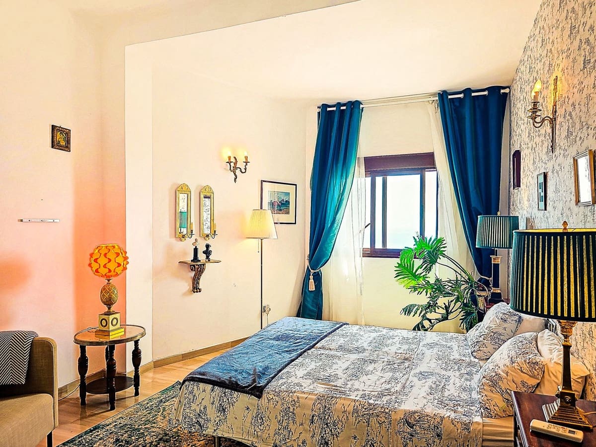5 bedroom Villa for sale in Almunecar with pool garage - € 899,500 (Ref: 9735008)