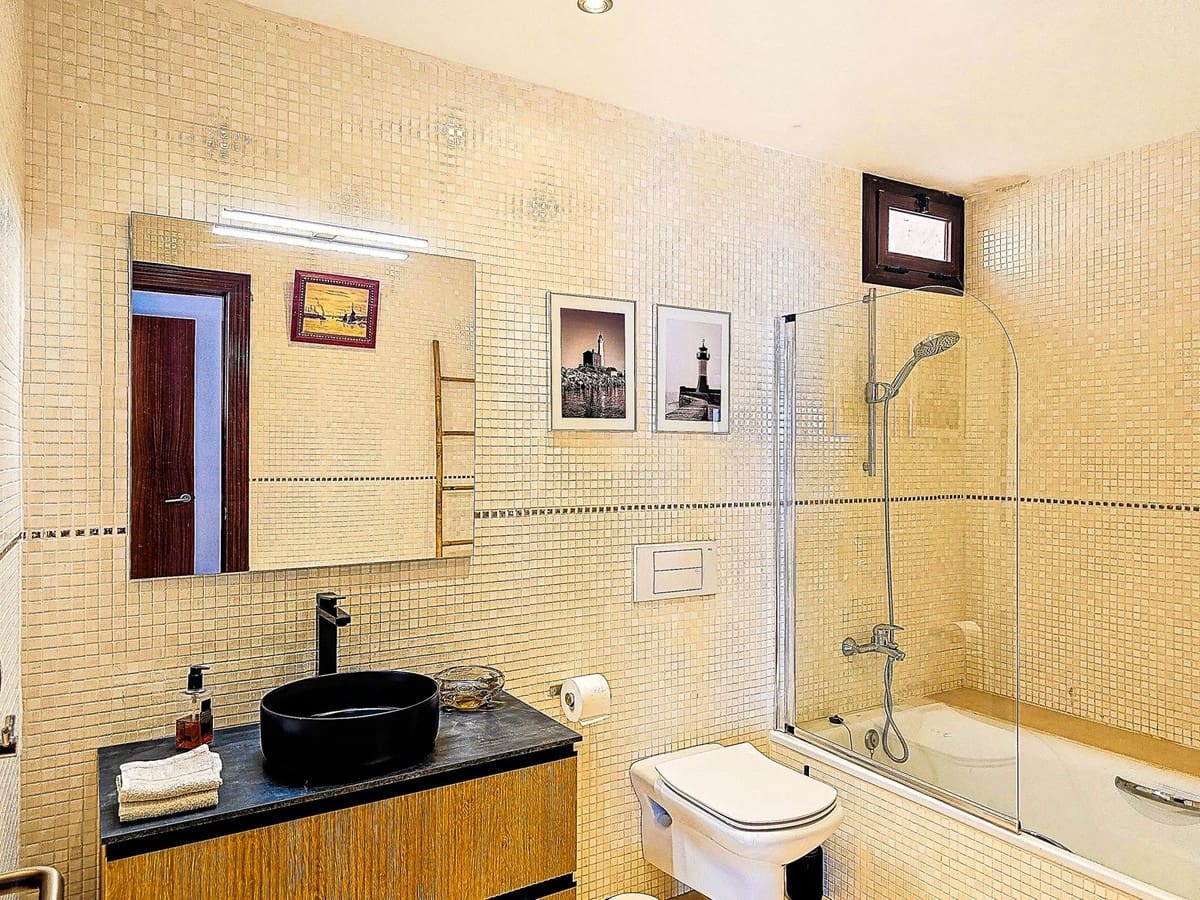 5 bedroom Villa for sale in Almunecar with pool garage - € 899,500 (Ref: 9735008)