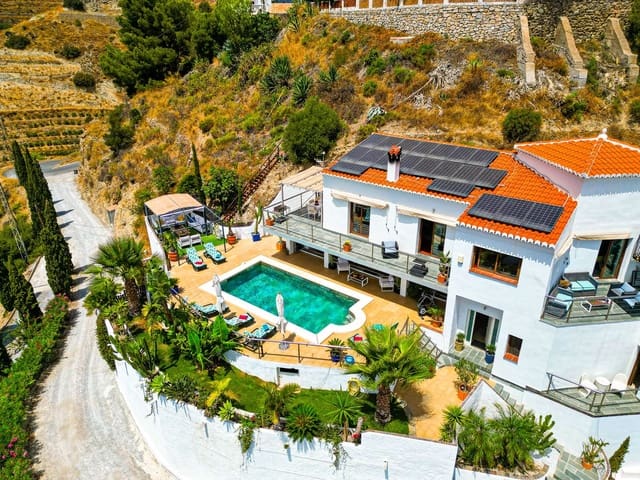 5 soverom Villa til salgs i Almuñécar med svømmebasseng garasje - € 899 500 (Ref: 9735008)