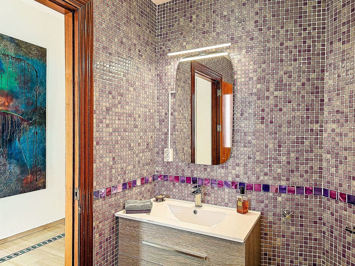 5 bedroom Villa for sale in Almunecar with pool garage - € 899,500 (Ref: 9735008)