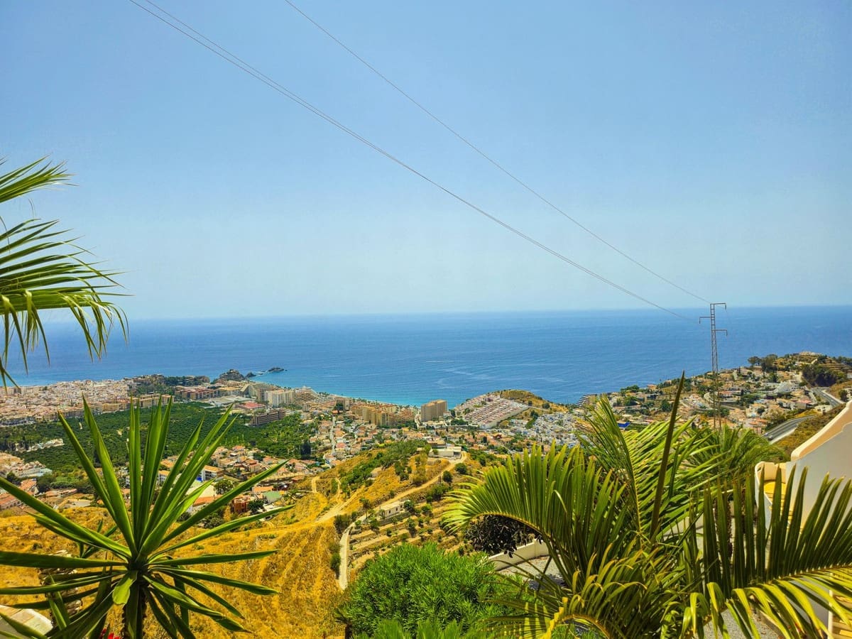 5 bedroom Villa for sale in Almunecar with pool garage - € 899,500 (Ref: 9735008)