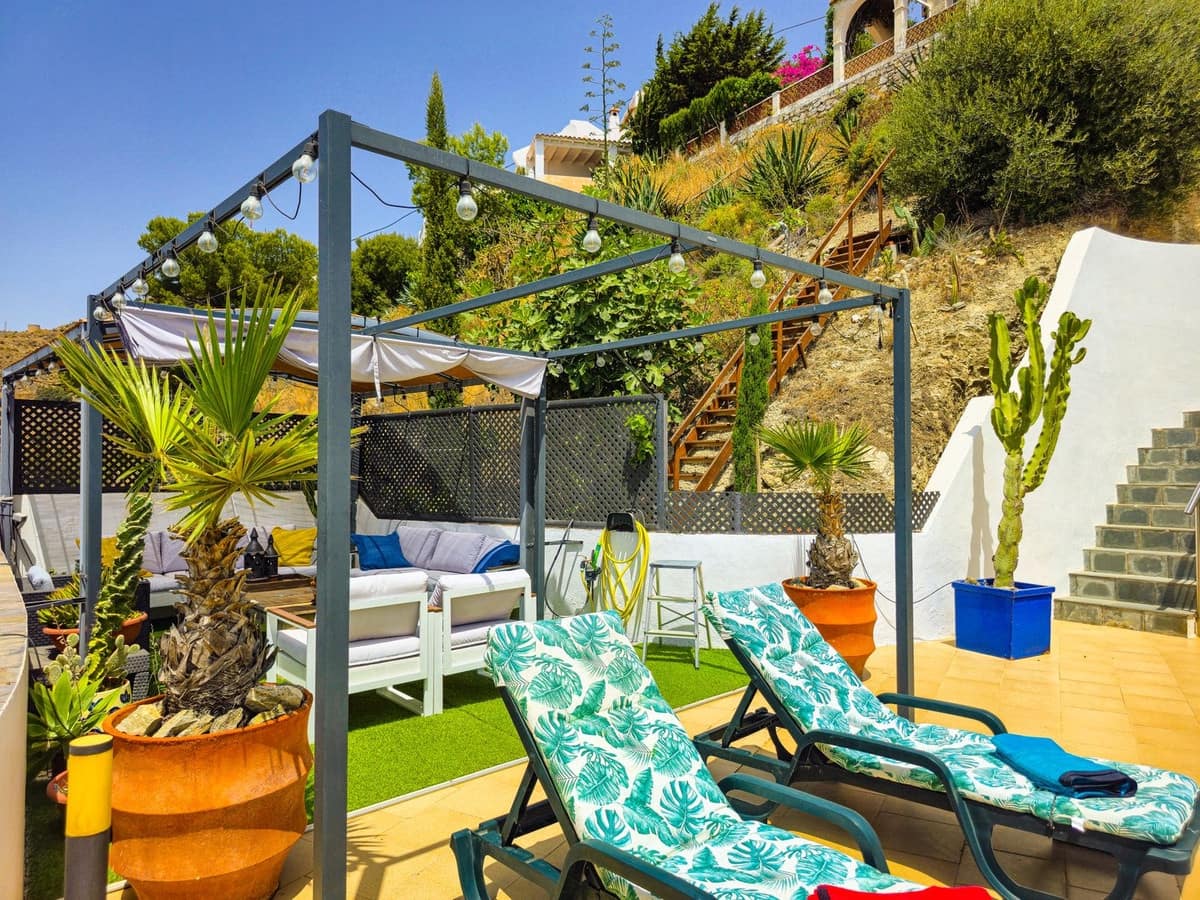 5 bedroom Villa for sale in Almunecar with pool garage - € 899,500 (Ref: 9735008)