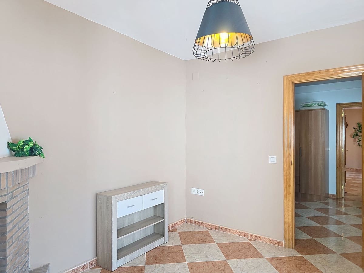 3 bedroom Townhouse for sale in Velez de Benaudalla - € 145,000 (Ref: 9737914)