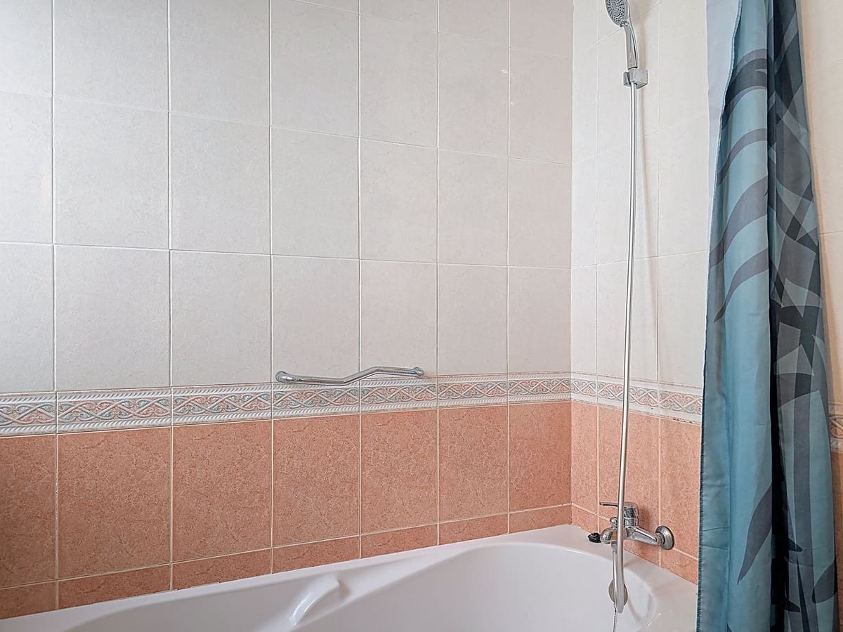 3 bedroom Townhouse for sale in Velez de Benaudalla - € 145,000 (Ref: 9737914)