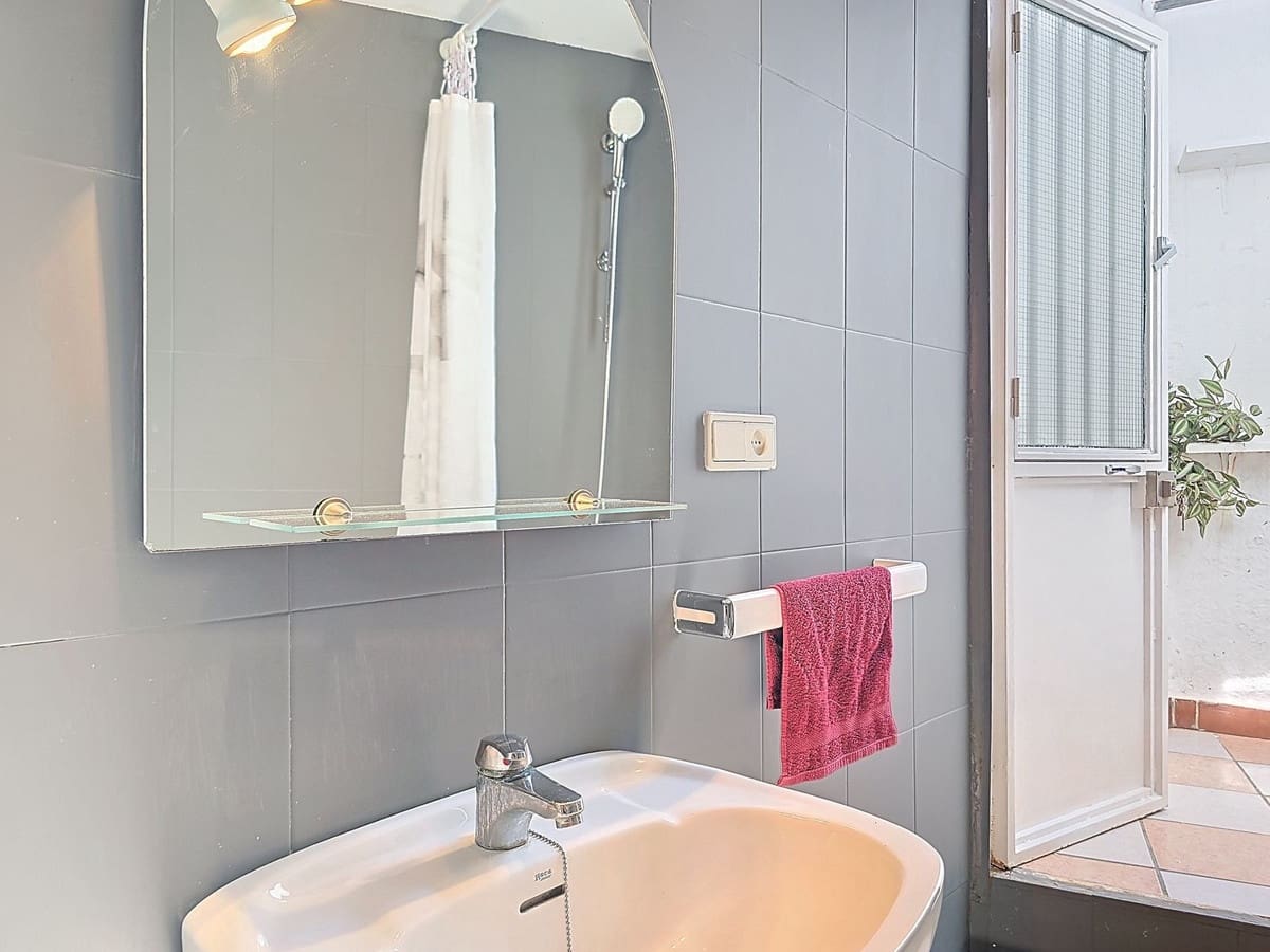 3 bedroom Townhouse for sale in Velez de Benaudalla - € 145,000 (Ref: 9737914)