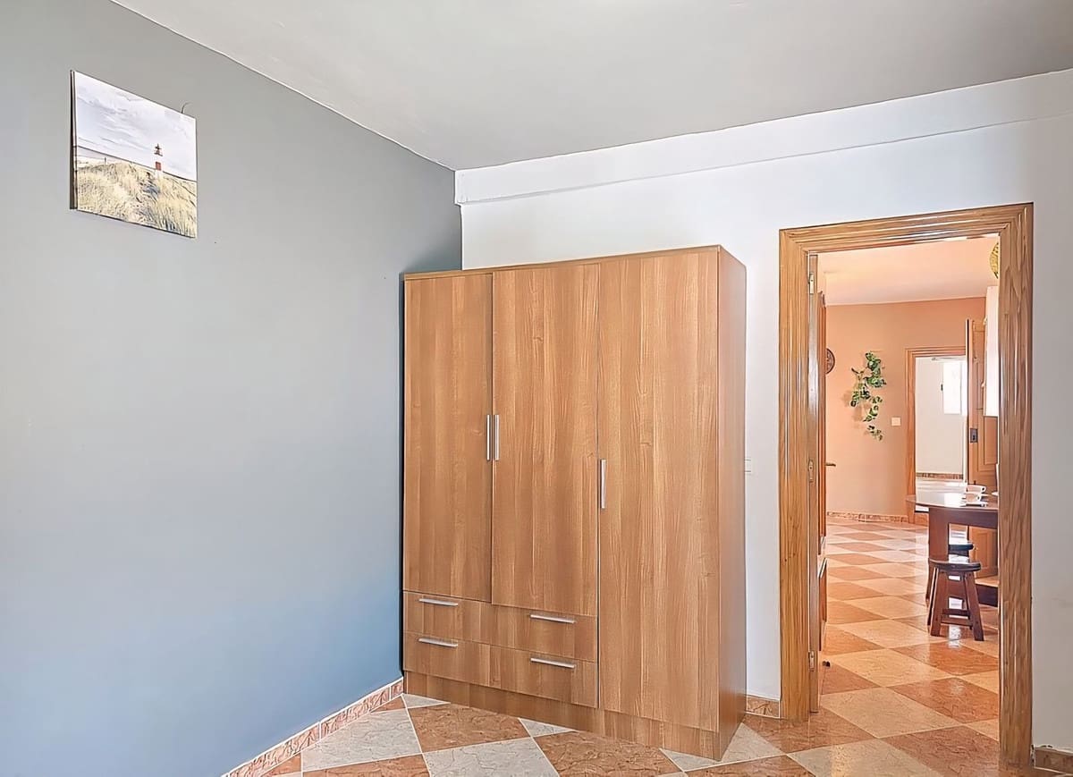 3 bedroom Townhouse for sale in Velez de Benaudalla - € 145,000 (Ref: 9737914)