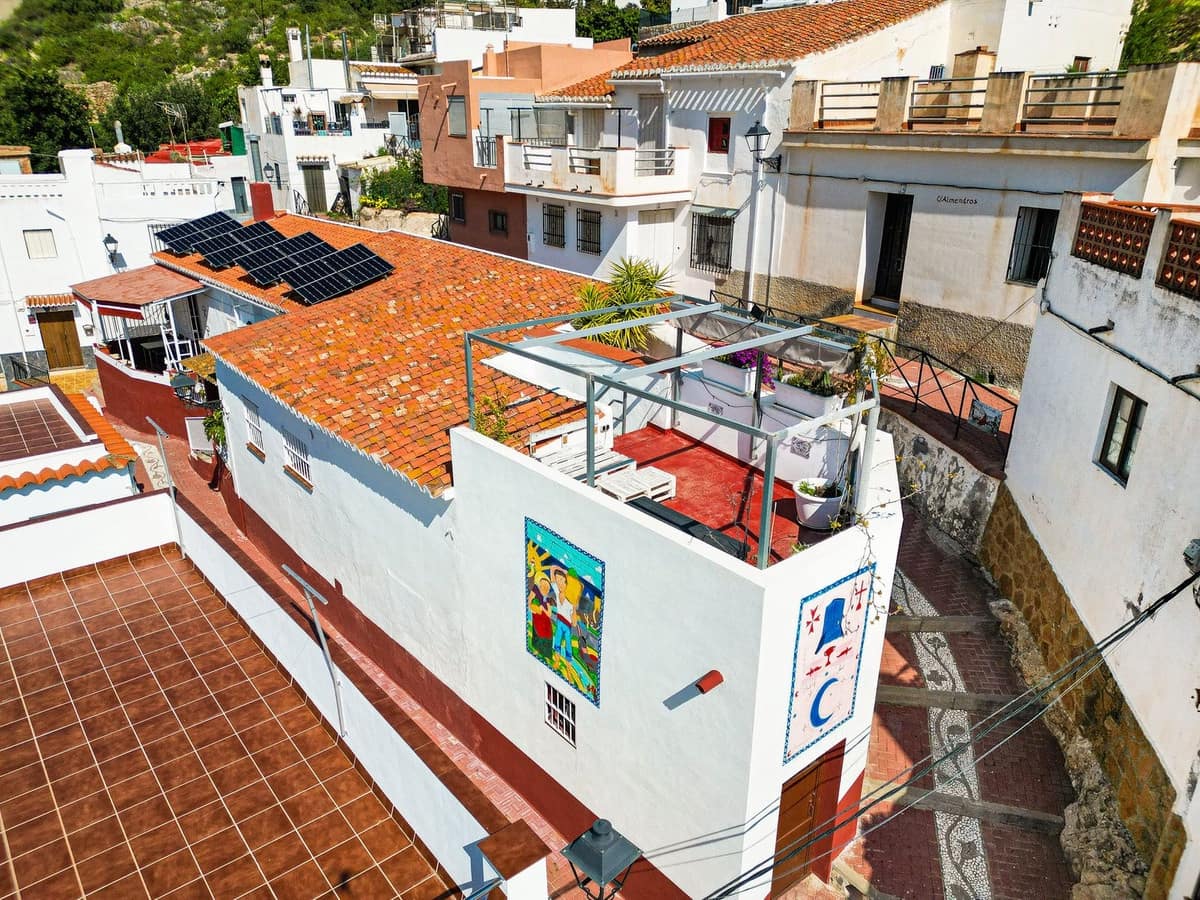 3 bedroom Townhouse for sale in Velez de Benaudalla - € 145,000 (Ref: 9737914)