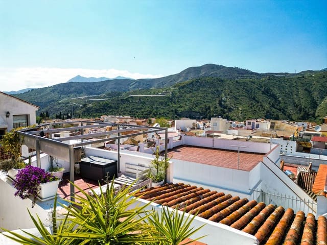 Casa de 3 habitaciones en Vélez de Benaudalla en venta - 145.000 € (Ref: 9737914)