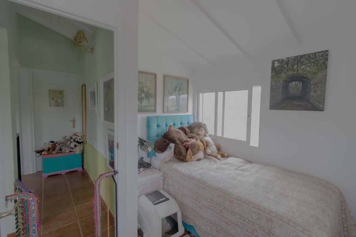 Finca/Casa Rural de 2 habitaciones en Alora en venta con piscina garaje - 260.000 € (Ref: 9753512)