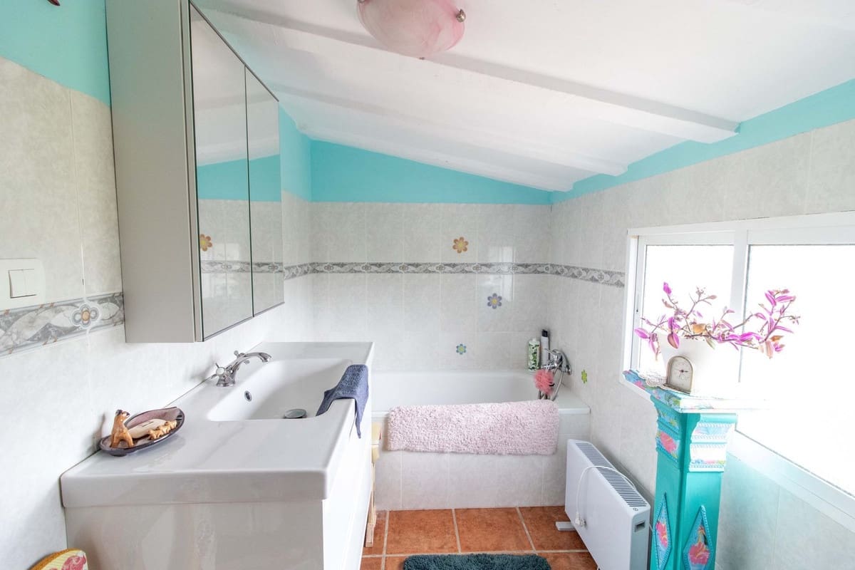 Finca/Casa Rural de 2 habitaciones en Alora en venta con piscina garaje - 260.000 € (Ref: 9753512)