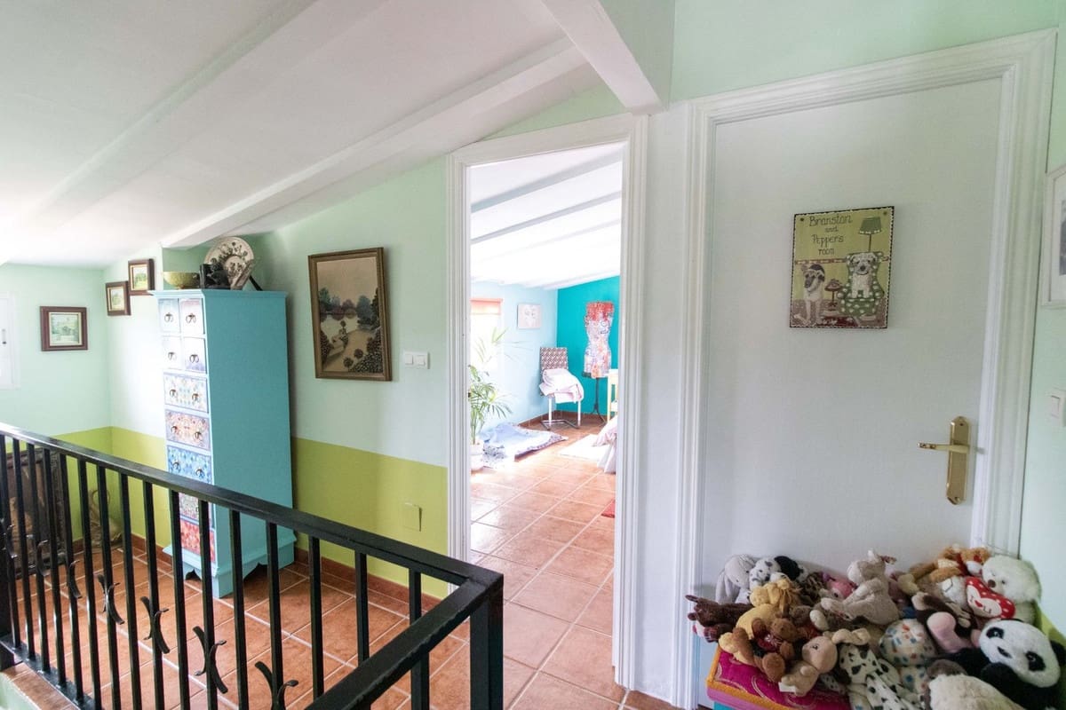 2 bedroom Finca/Country House for sale in Alora with pool garage - € 260,000 (Ref: 9753512)